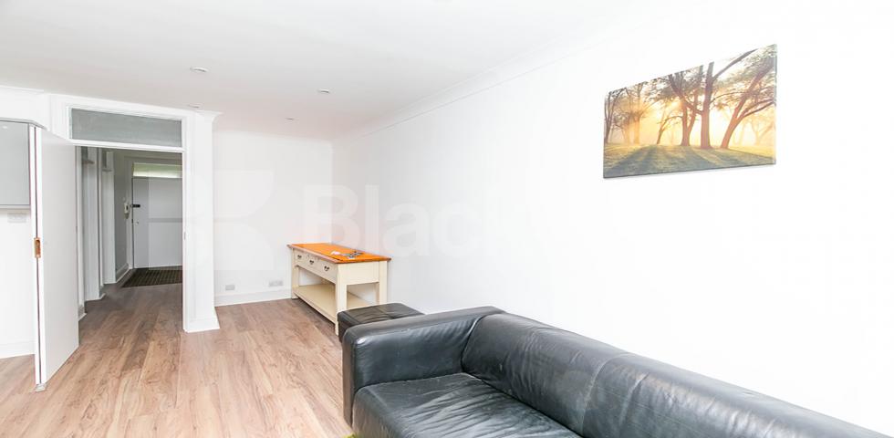 			ZONE 1 MINS TO TUBE!, 2 Bedroom, 1 bath, 1 reception Flat			 Wicklow Street, KINGS CROSS